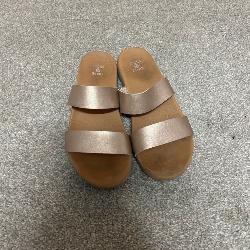 Shade & Shore Metallic Tan Sandals